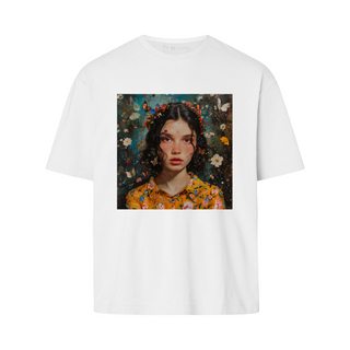 Charming Young Woman - Monarch | Oversize T-Shirt