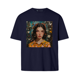 Charming Young Woman - Monarch | Oversize T-Shirt